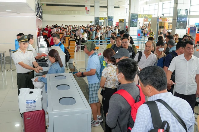Sân bay Nội Bài dự kiến đón khoảng 440.000 lượt khách dịp nghỉ lễ 30/4